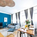 Price & Location - Historic Square Residency Praha