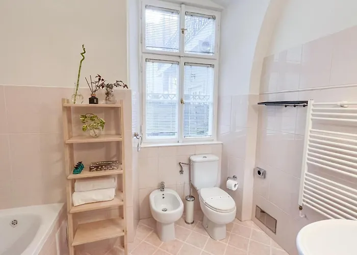 Apartmán Price & Location - Historic Square Residency *