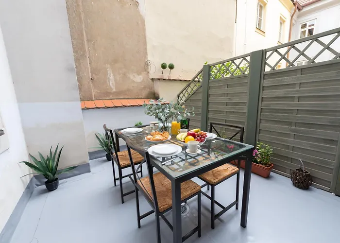 Price & Location - Historic Square Residency Apartmán *